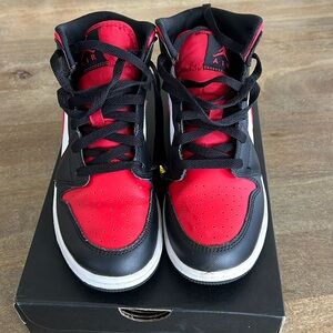 Like new air jordan mid boys sneakers with box